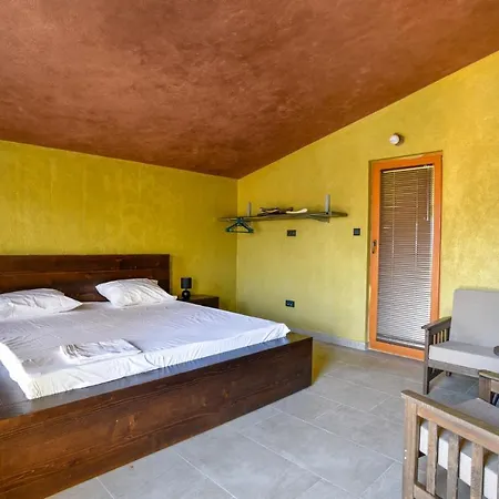 Authentic Flat W Sea View In Bar Montenegro